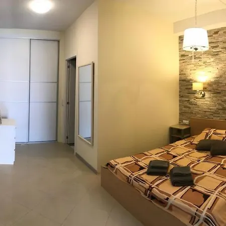 Sunbeach Apartment *